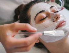 Salon Floating Image 2